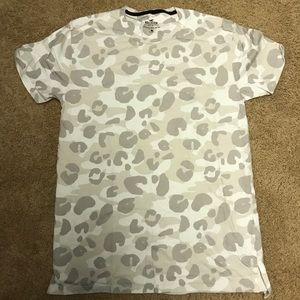 Men’s Hollister Tee Shirt Size Small